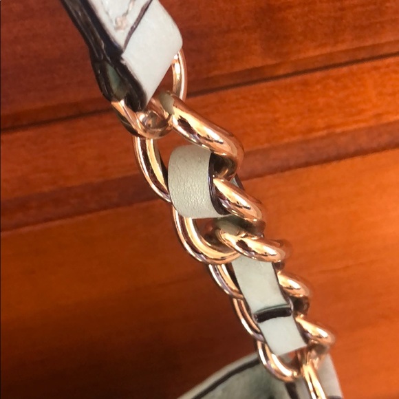 Like new Kate Spade Crossbody. Duster bag included - Picture 3 of 5